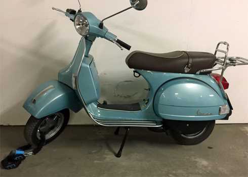 Vespa PX150 stulen i Vasastan, Stockholm